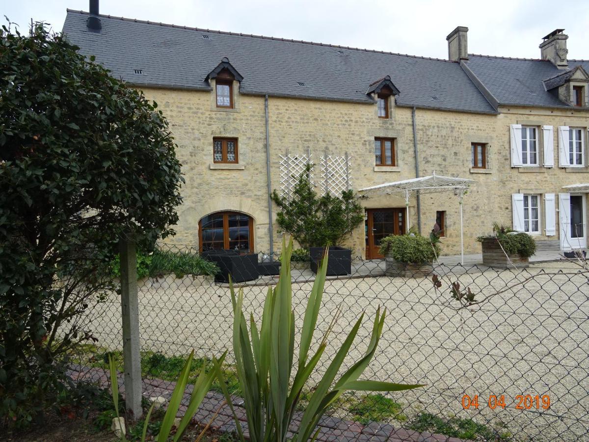 La Ferme Aux Chats Formigny Exteriér fotografie